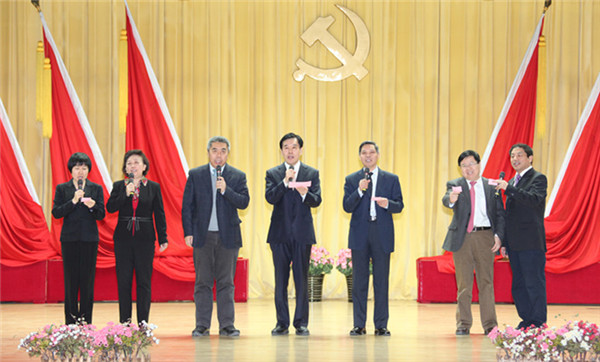 全体院领导送上新春祝福_副本.jpg